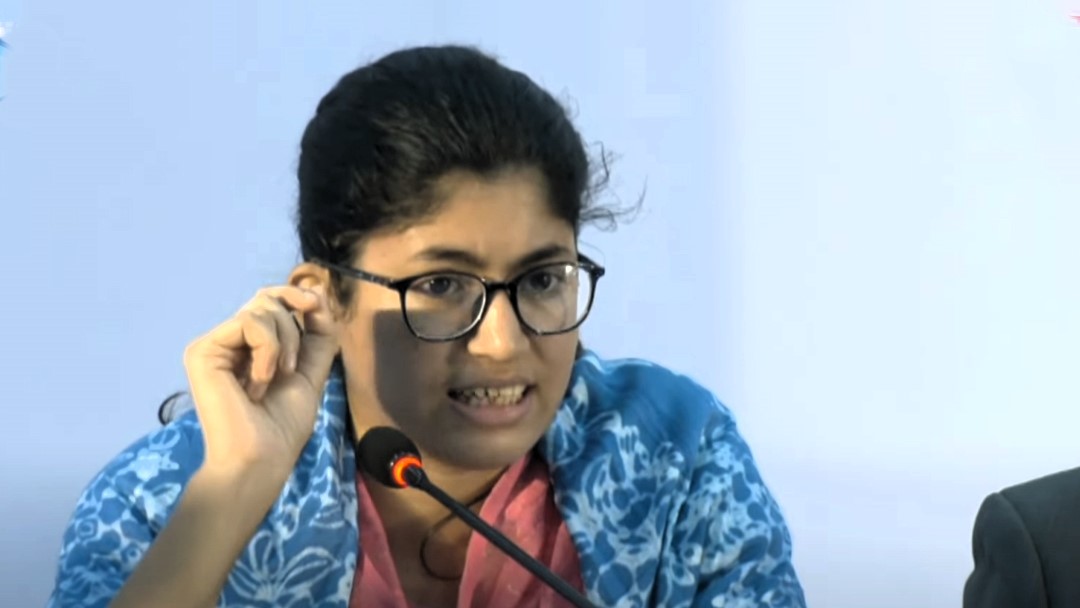 ডাকসু বর্জন করলাম, সম্পূর্ণ নির্লজ্জ কারচুপির নির্বাচন: উমামা ফাতেমা